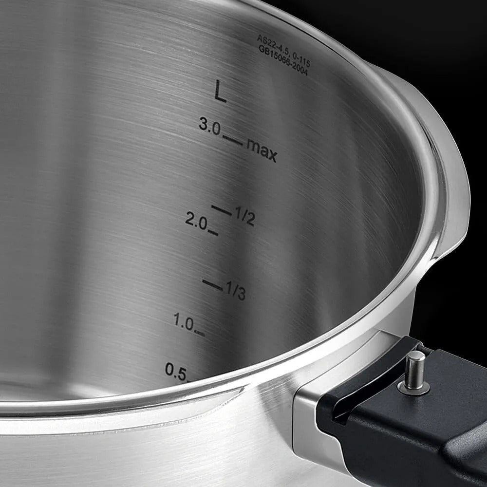 Vitavit® Premium Pressure Cooker, with Perforated Insert