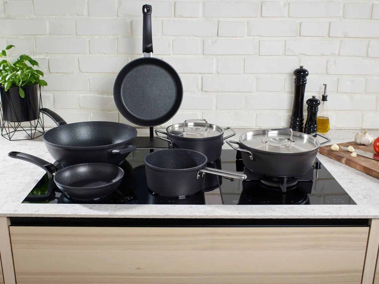 Adamant® Casserole with Glass Lid