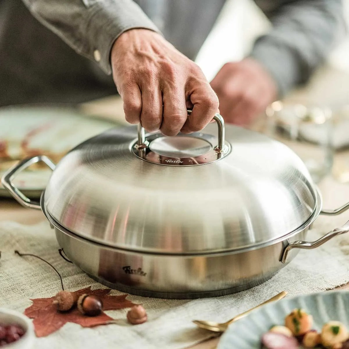 Original-Profi Collection® Serving Pan with Novogrill® and High Dome Lid