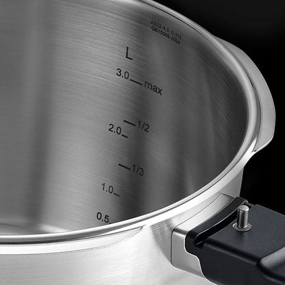 Vitavit® Premium Pressure Cooker, with Perforated Insert